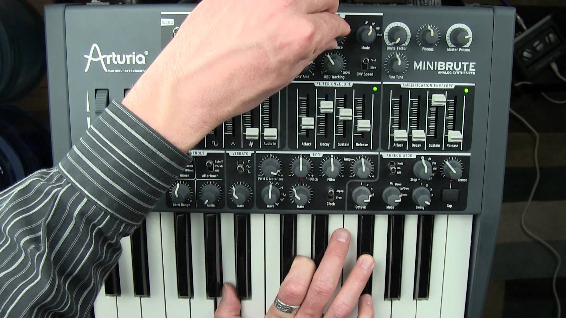 Embedded thumbnail for MiniBrute &gt; YouTube