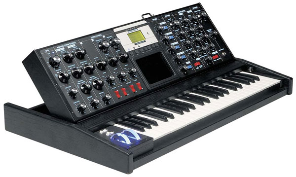 Moog Minimoog Voyager Electric Blue Image