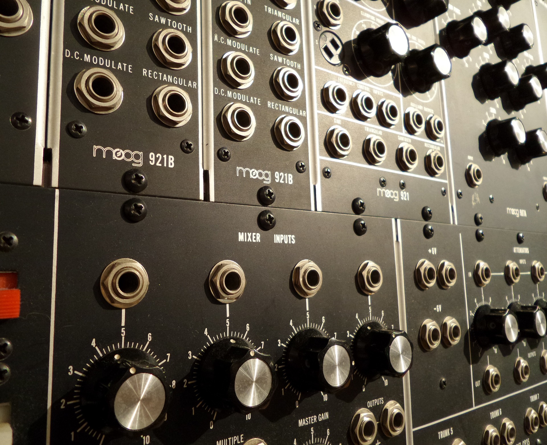 Five of The Earliest Artists and Bands To Embrace The Moog Synthesizer