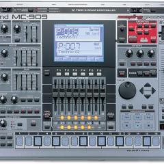 Roland MC-909 Image