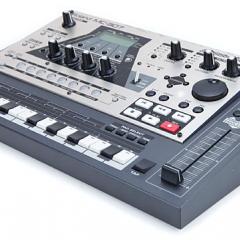 Roland MC-307 Image