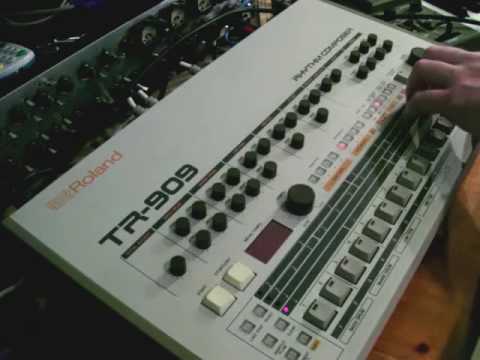 Embedded thumbnail for TR-909 &gt; YouTube