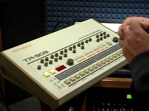 Embedded thumbnail for TR-909 &gt; YouTube