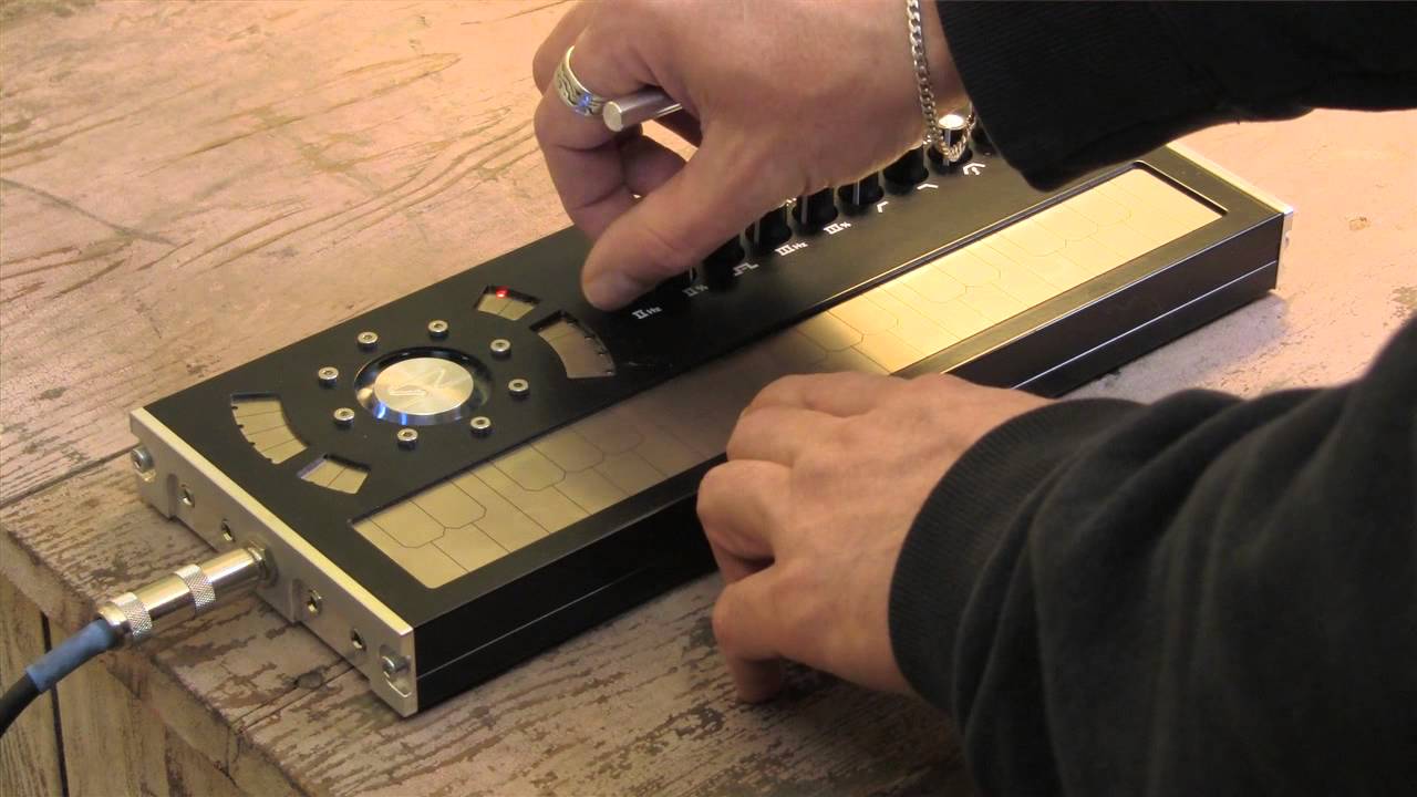 Embedded thumbnail for Dubreq Stylophone S2 &gt; YouTube